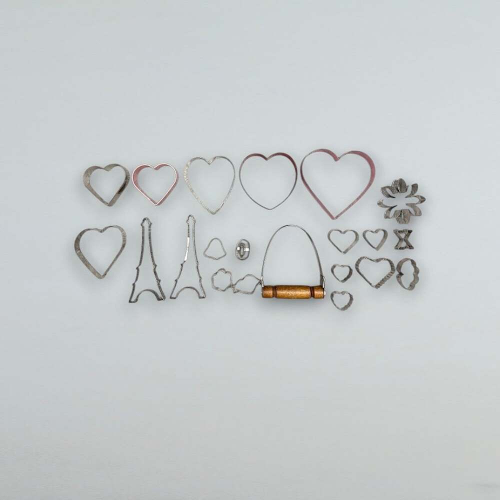 21 Piece Metal Cookie Cutter Lot Hearts Eiffel Tower Flowers Baking Tools
